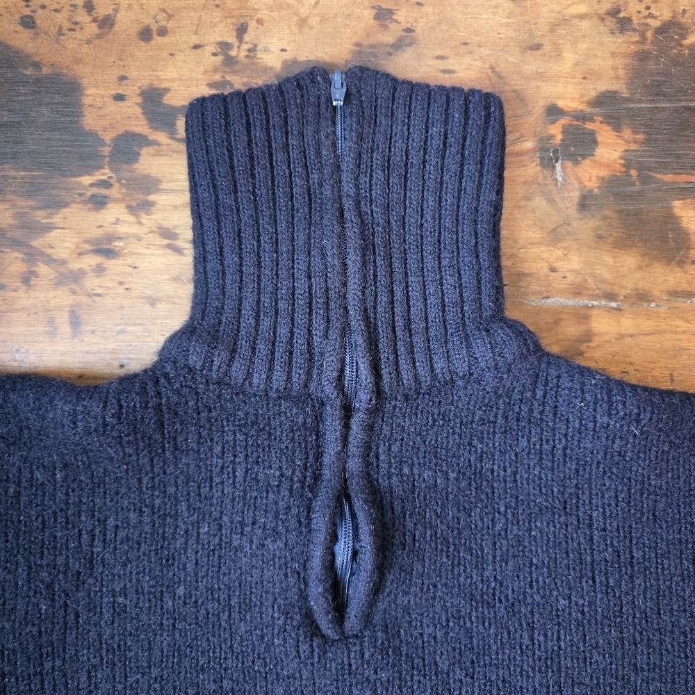 Rhode Island 100% Pure New Wool Sweater – Kids/Unisex Size L – Navy Blue - Picture 2 of 7
